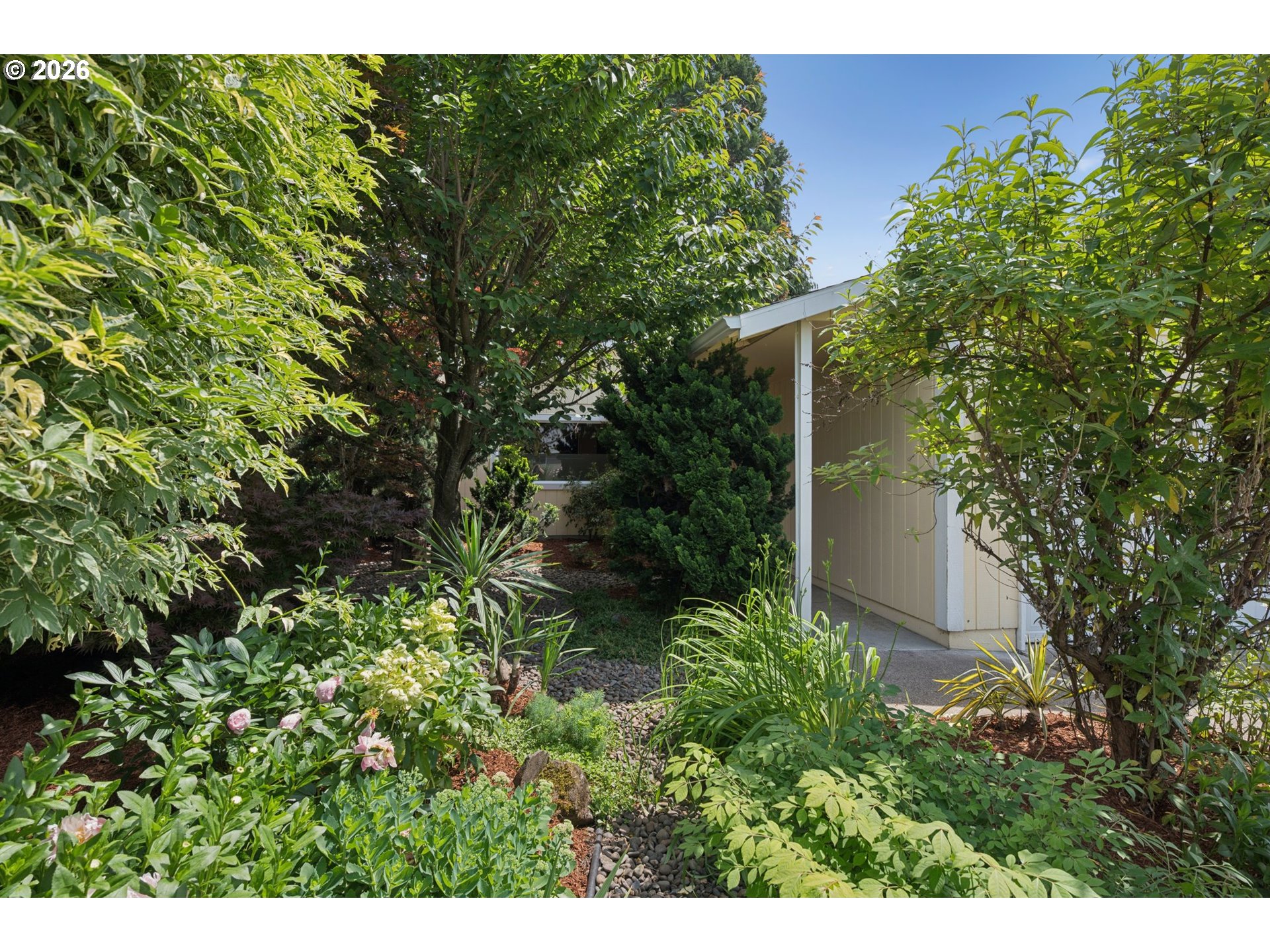 255 West Berkeley Street Gladstone, OR 97027 - Photo 4 of 37 a view of backyard