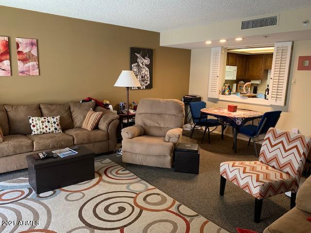 7860 East Camelback Road, Unit 310 Scottsdale, AZ 85251 - Photo 14 of 17 Scottsdale Shadows 310 - GreatRoom to Ki