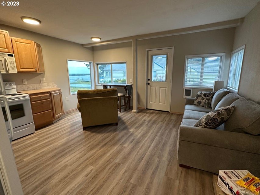 2289 Bayview Road West Netarts, OR 97141 - Photo 6 of 28 Gallery Image 6