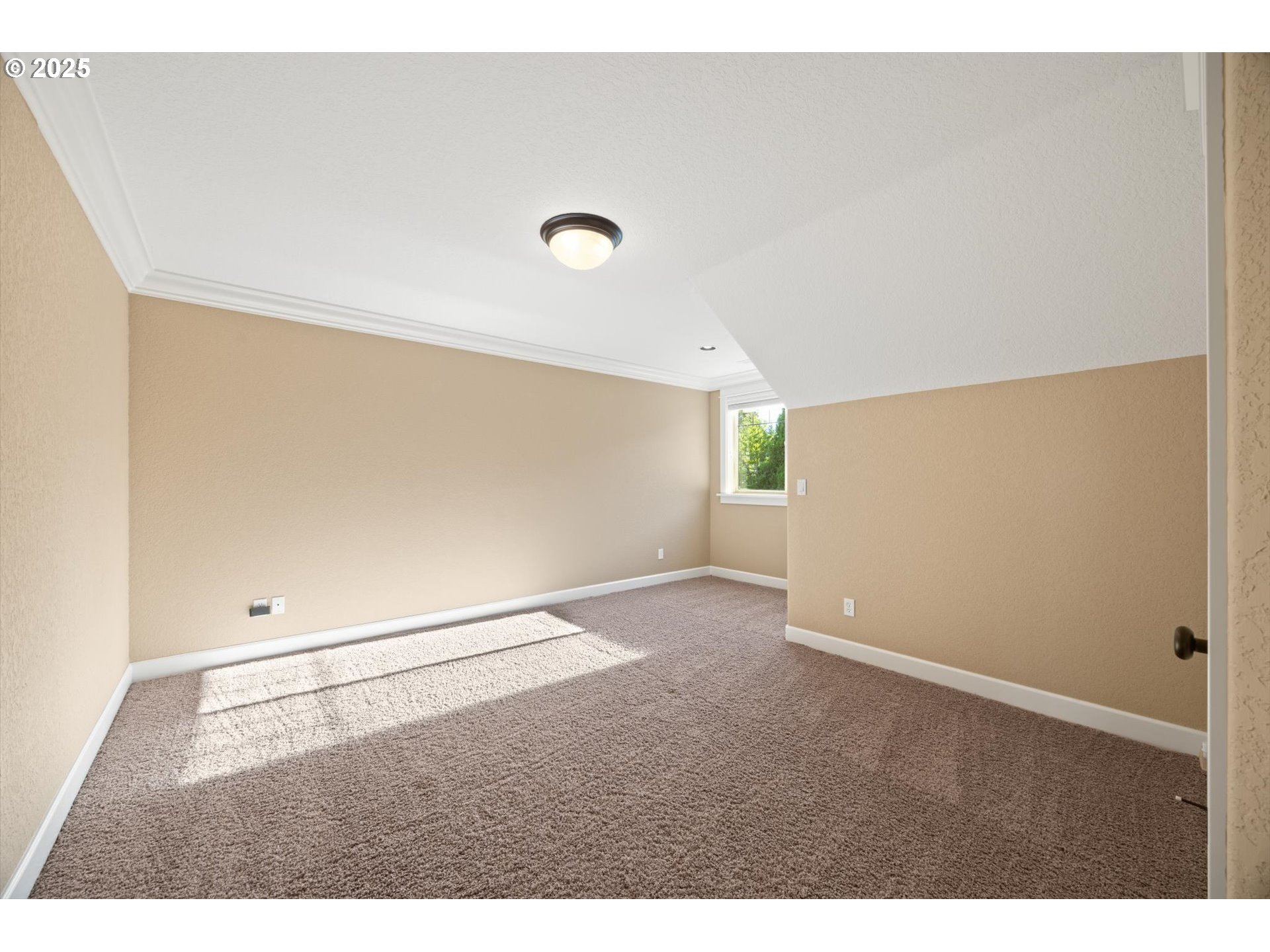 18074 South Grasle Road Oregon City, OR 97045 - Photo 32 of 48 Bedroom