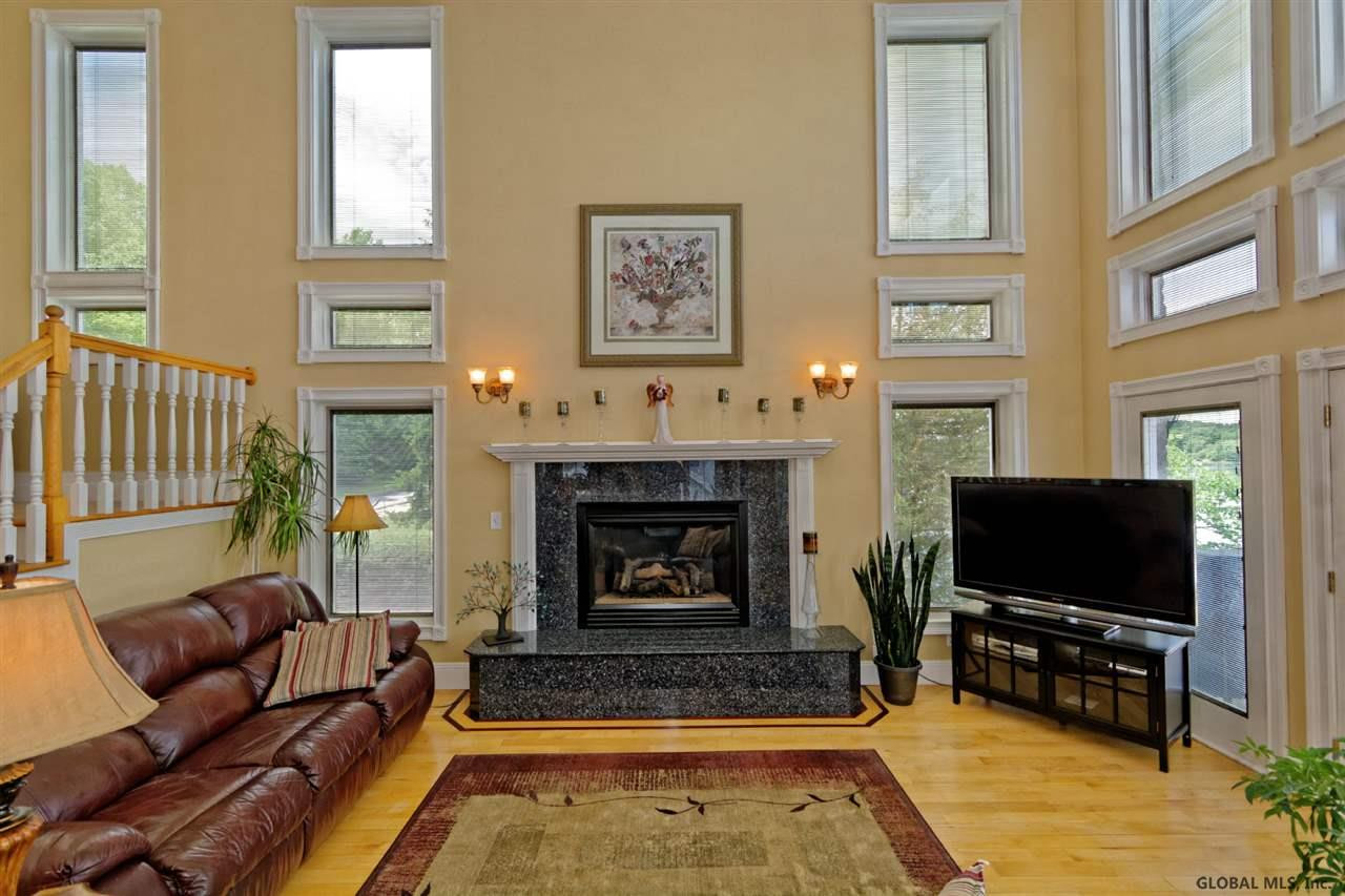 93 Island View Road Colonie, NY 12047 - Photo 7 of 25 Photo 7