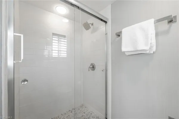 $2,600 | 7848 Emerald Circle, Unit J101, Naples, FL 34109