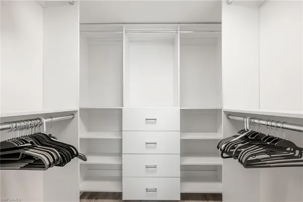 $2,600 | 7848 Emerald Circle, Unit J101, Naples, FL 34109