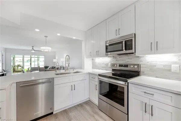 $2,600 | 7848 Emerald Circle, Unit J101, Naples, FL 34109