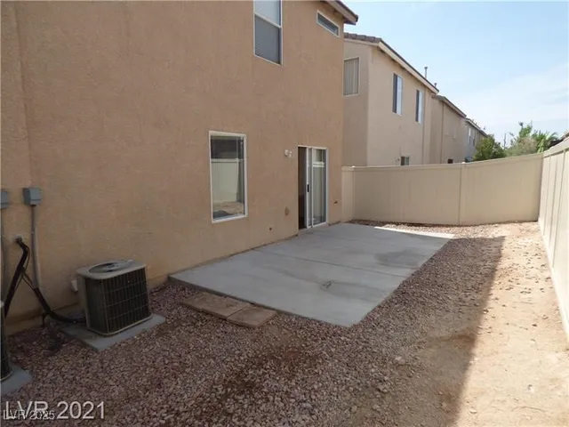 $1,750 | 6082 Las Nubes Drive, Las Vegas, NV 89142
