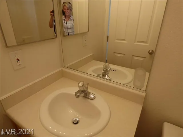 $1,750 | 6082 Las Nubes Drive, Las Vegas, NV 89142