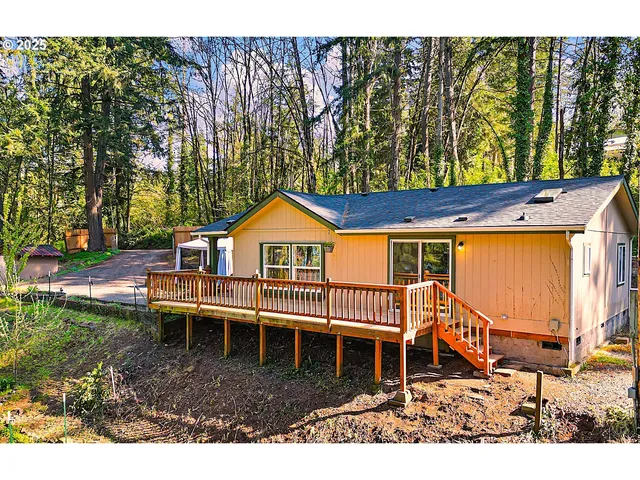 $359,900 | 39474 Highway 58, Lowell, OR 97452