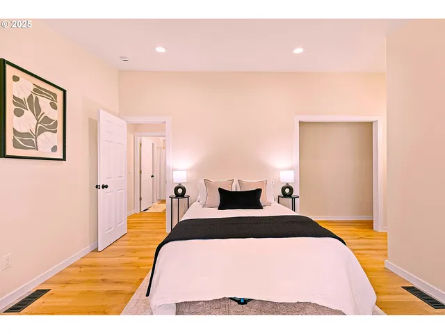 $359,900 | 39474 Highway 58, Lowell, OR 97452