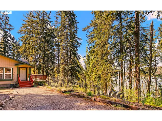 $359,900 | 39474 Highway 58, Lowell, OR 97452