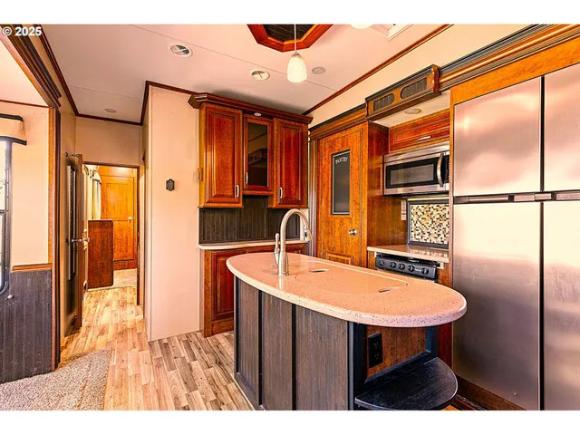 $359,900 | 39474 Highway 58, Lowell, OR 97452