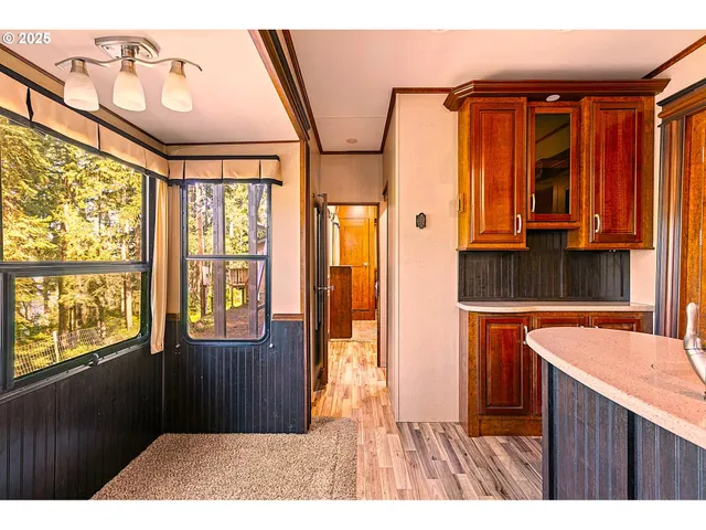 $359,900 | 39474 Highway 58, Lowell, OR 97452