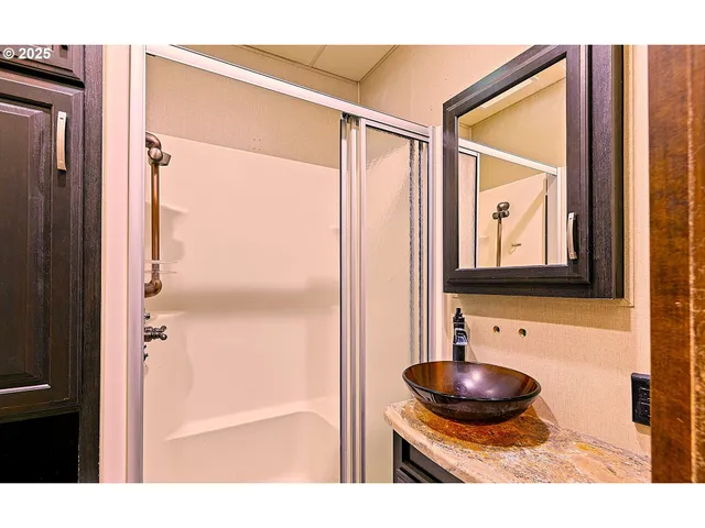 $359,900 | 39474 Highway 58, Lowell, OR 97452