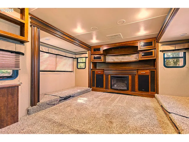 $359,900 | 39474 Highway 58, Lowell, OR 97452