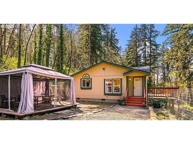 $359,900 | 39474 Highway 58, Lowell, OR 97452
