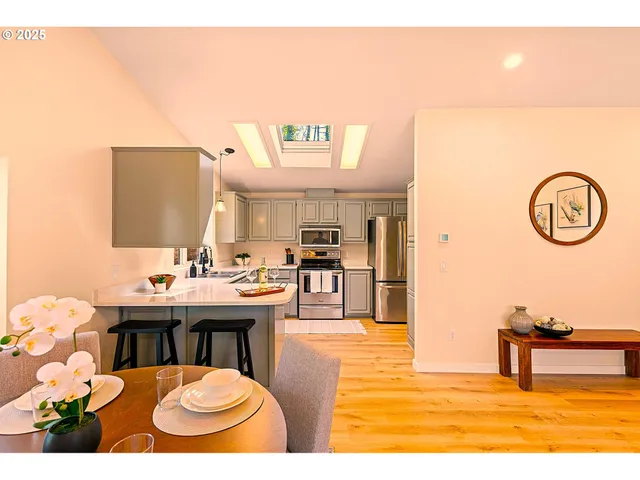 $359,900 | 39474 Highway 58, Lowell, OR 97452