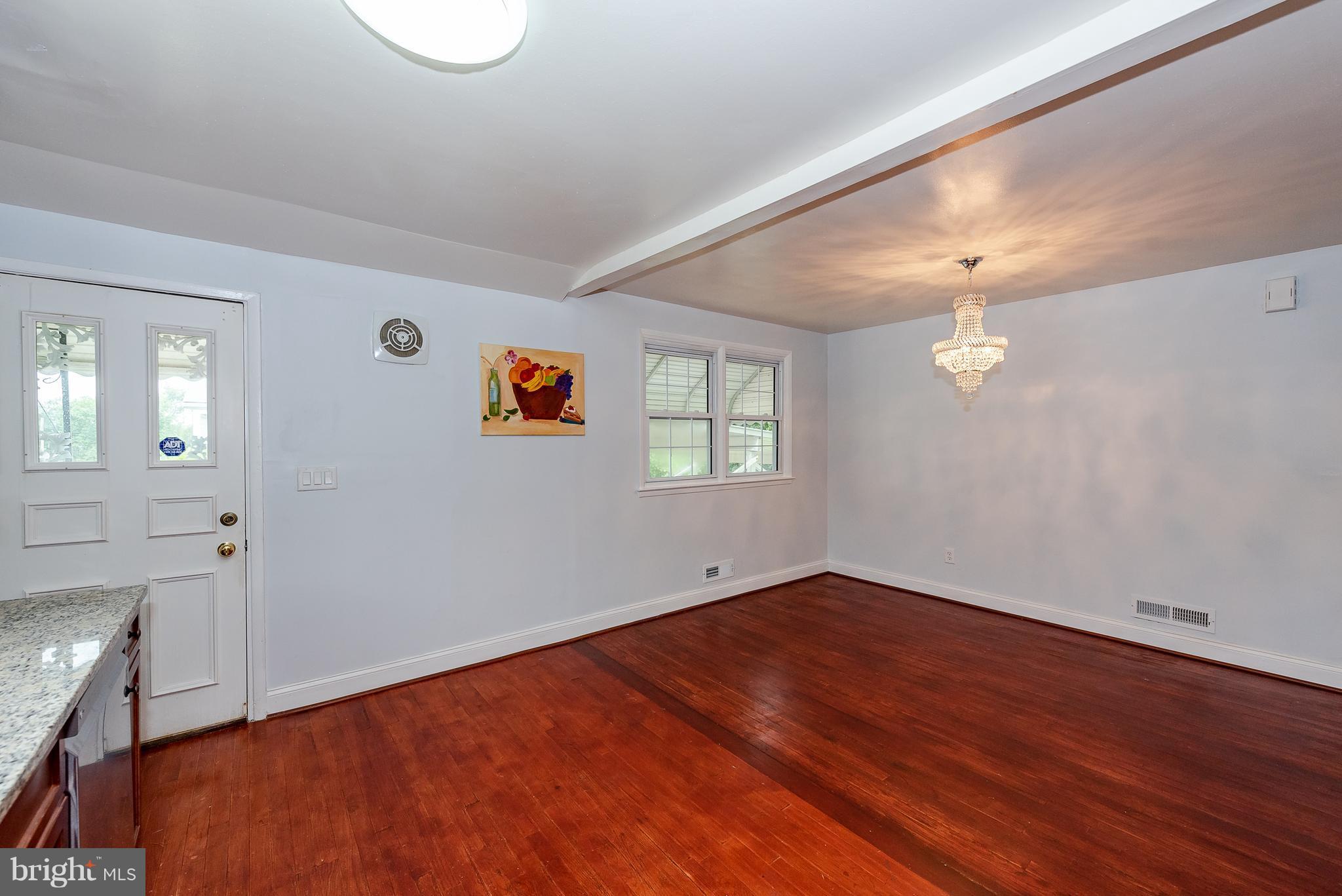 7002 Brompton Road Baltimore, MD 21207 - Photo 9 of 24 Dining Room