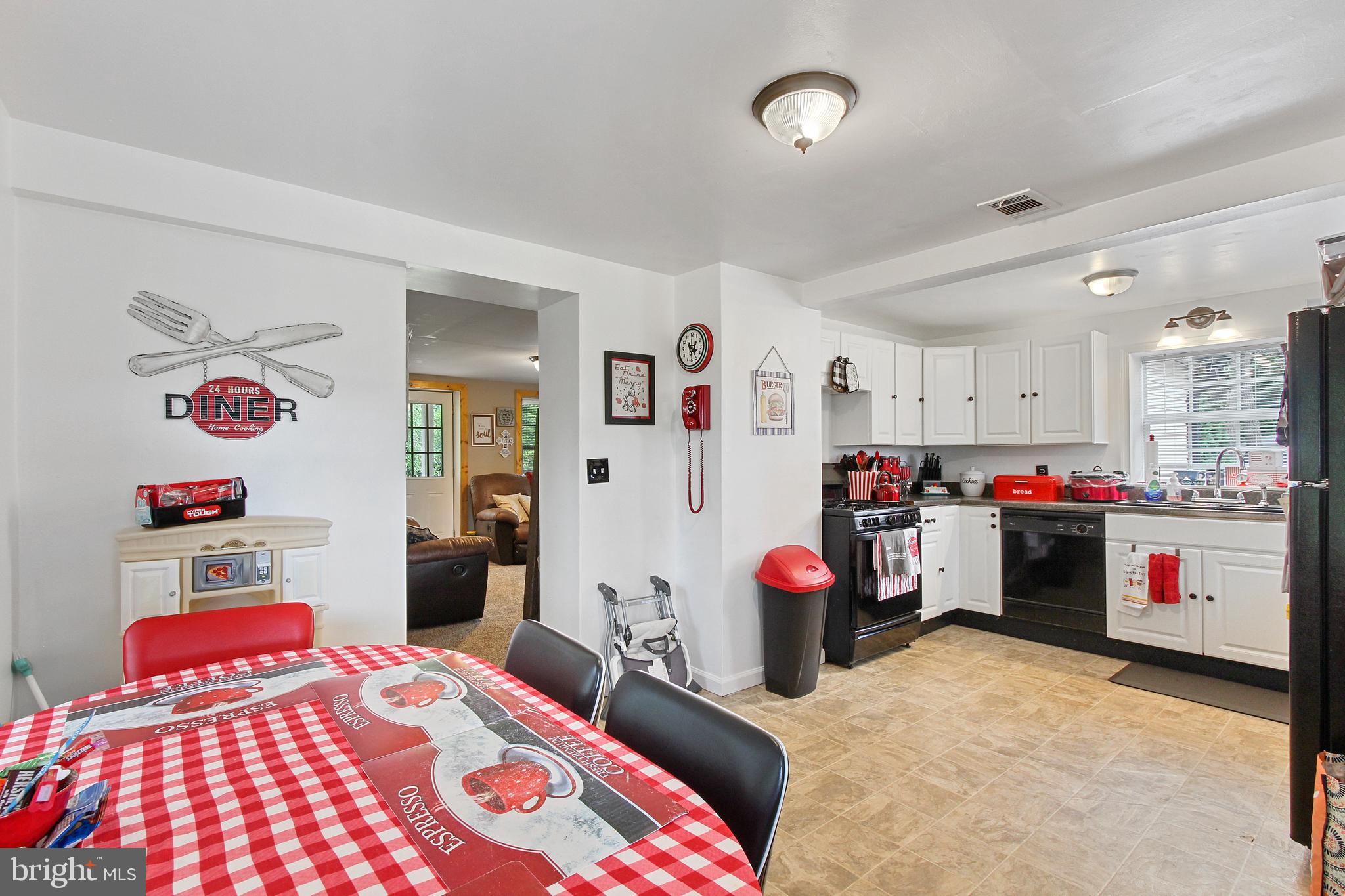 192 Pickett Road Dover, PA 17315 - Photo 11 of 40 Gallery Image 11