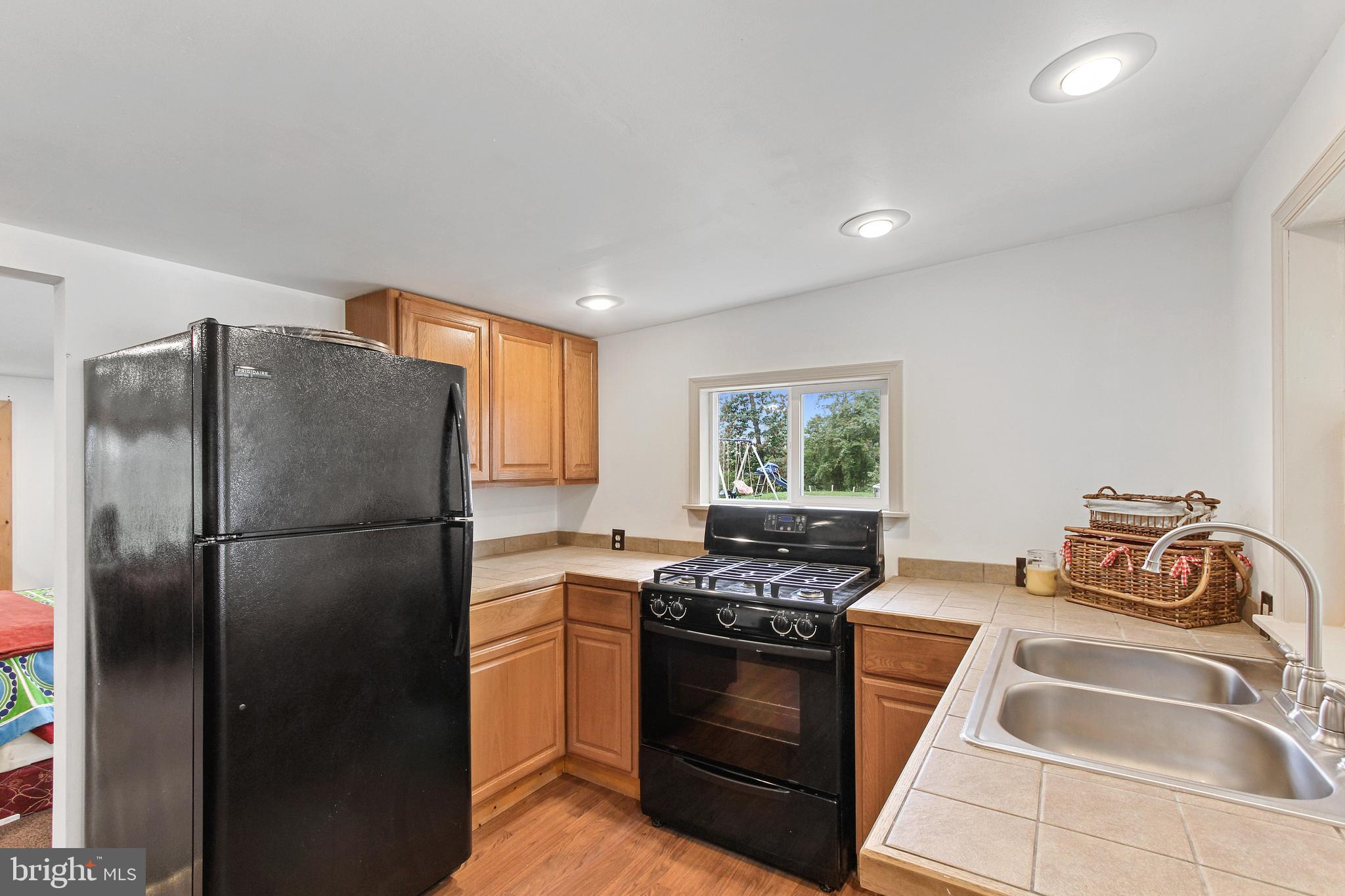 192 Pickett Road Dover, PA 17315 - Photo 25 of 40 Guest House