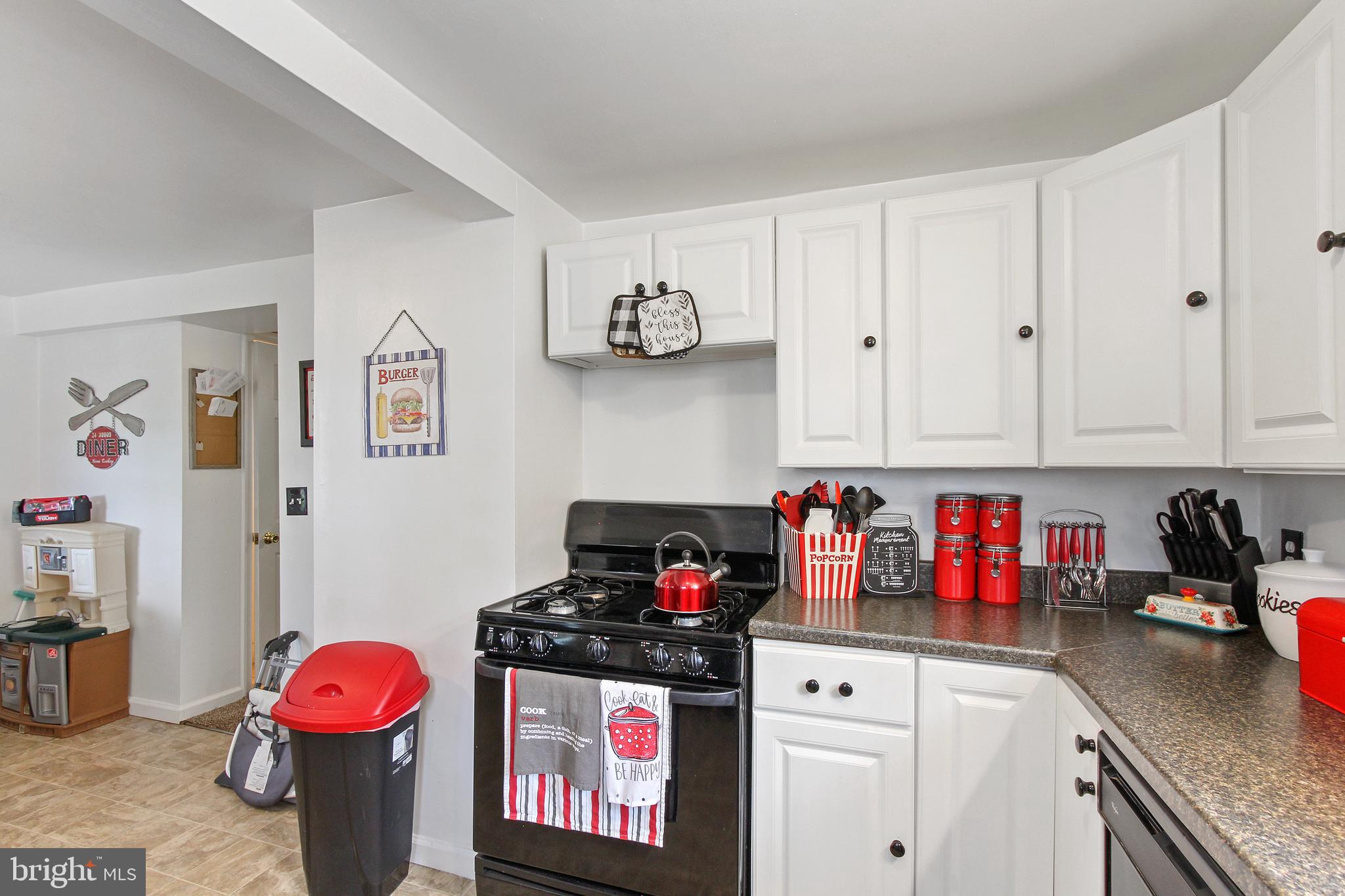 192 Pickett Road Dover, PA 17315 - Photo 8 of 40 Gallery Image 8