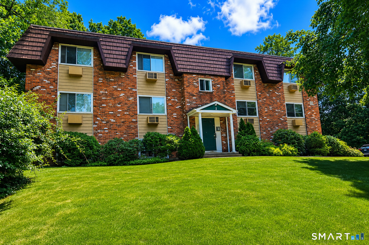 185 Scott Road, Unit 3B Waterbury, CT 06705 - Photo 1 of 9