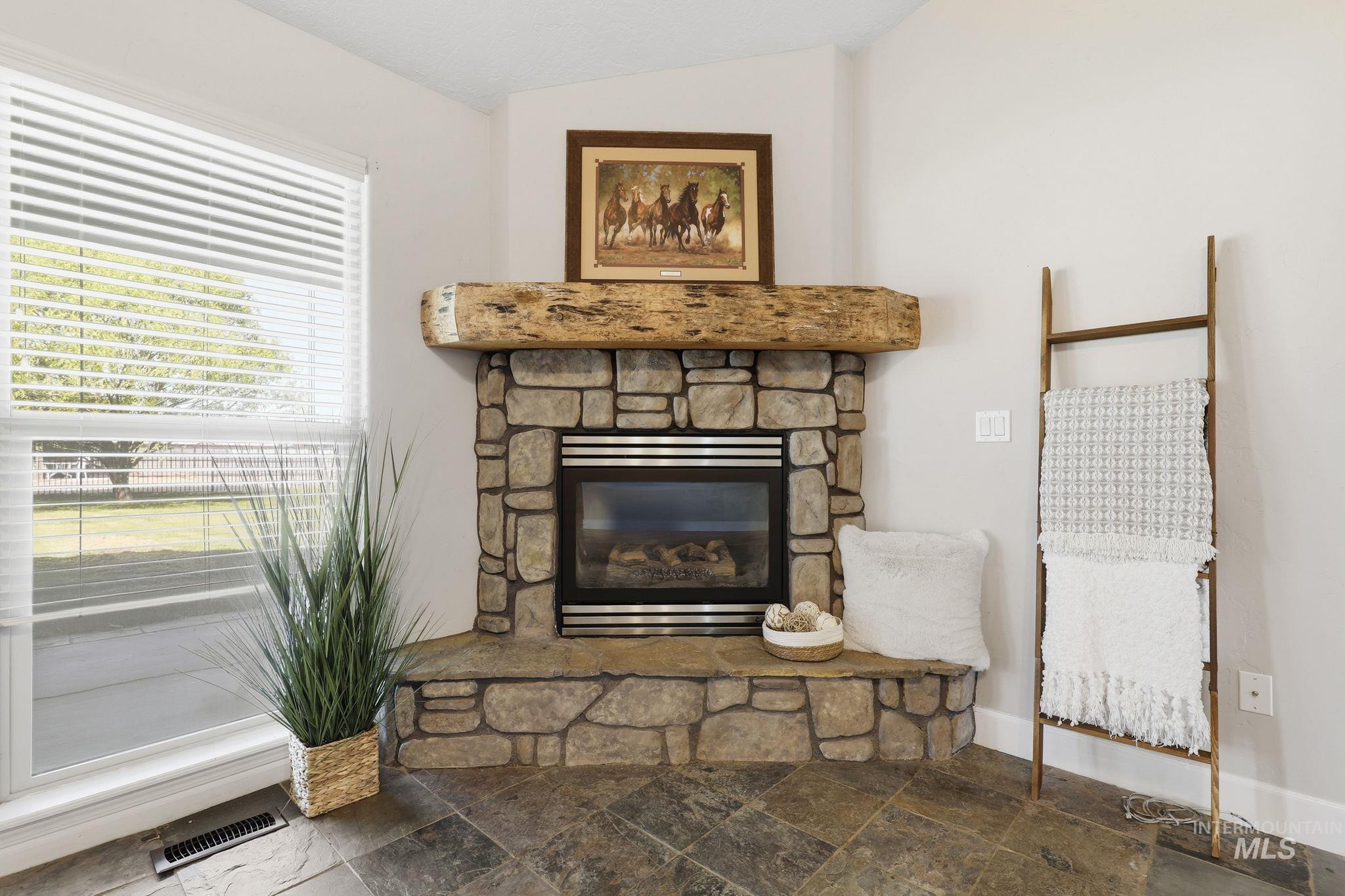 25009 Boise River Road Parma, ID 83660 - Photo 17 of 41