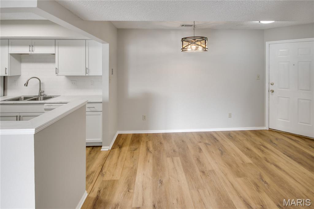 321 Shirley Ridge Drive St. Charles, MO 63304 - Photo 7 of 21