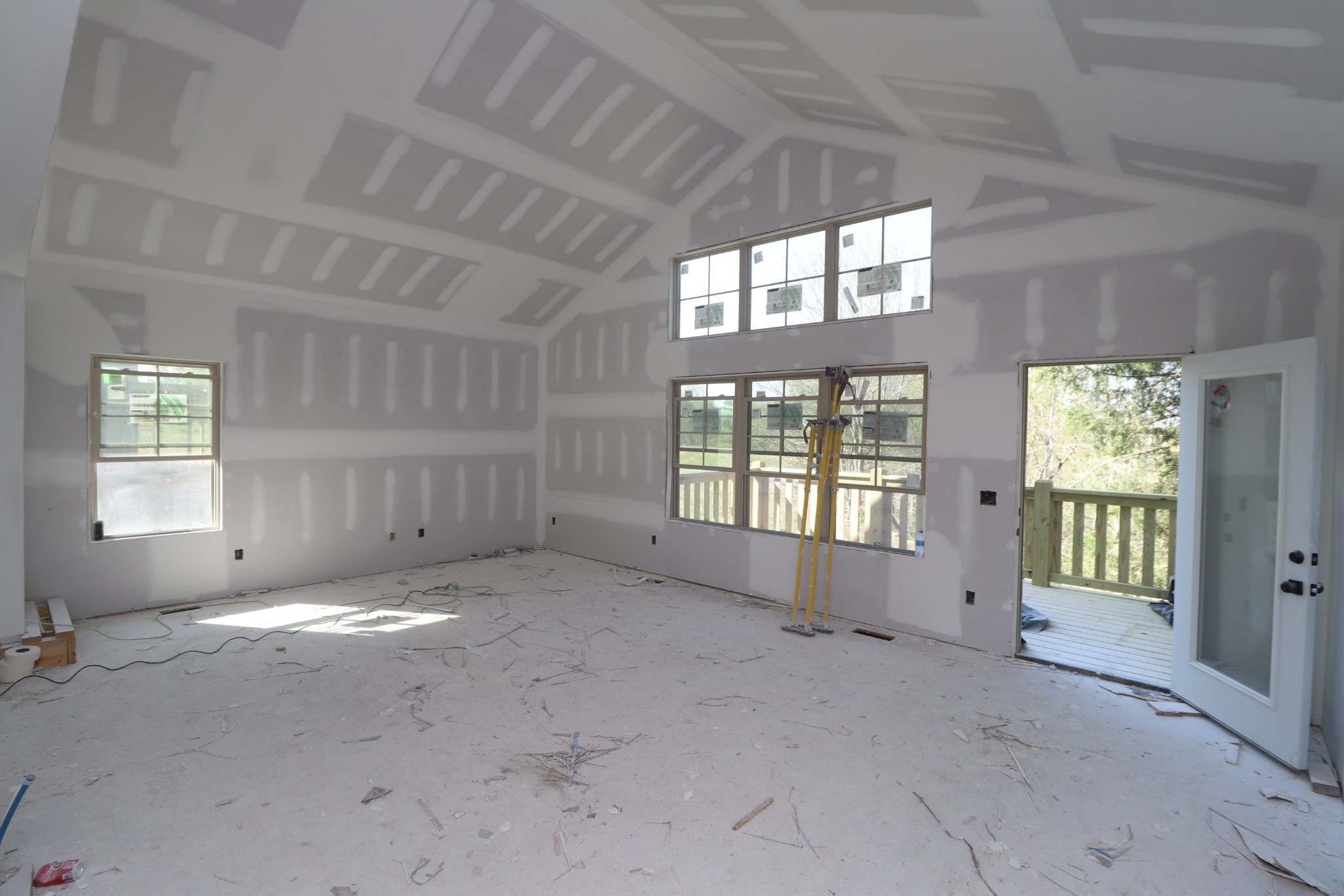 616 Kirbytown Road Lafayette, TN 37083 - Photo 4 of 6 an empty room with windows