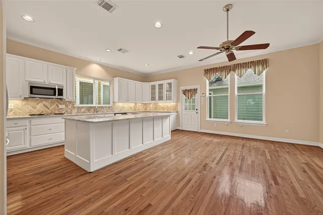 $4,900 | 431 Westmoreland Street, Houston, TX 77006