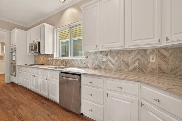 $4,900 | 431 Westmoreland Street, Houston, TX 77006