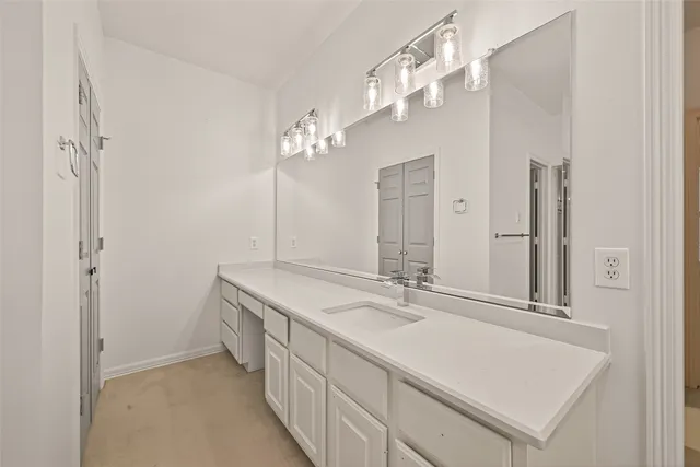 $4,900 | 431 Westmoreland Street, Houston, TX 77006