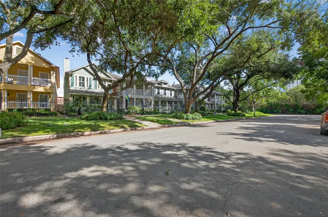 $4,900 | 431 Westmoreland Street, Houston, TX 77006