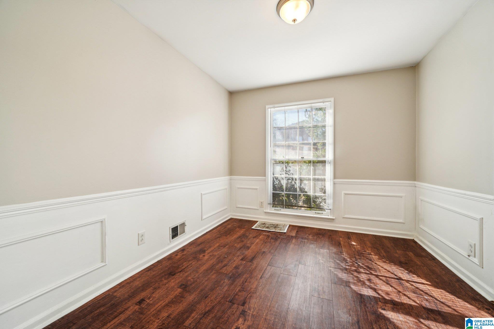 908 Rockingham Road Birmingham, AL 35235 - Photo 8 of 59