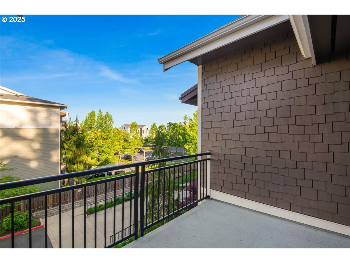 1258 Northwest Shattuck Way, Unit 309 Gresham, OR 97030 - Photo 29 of 33 a view of balcony