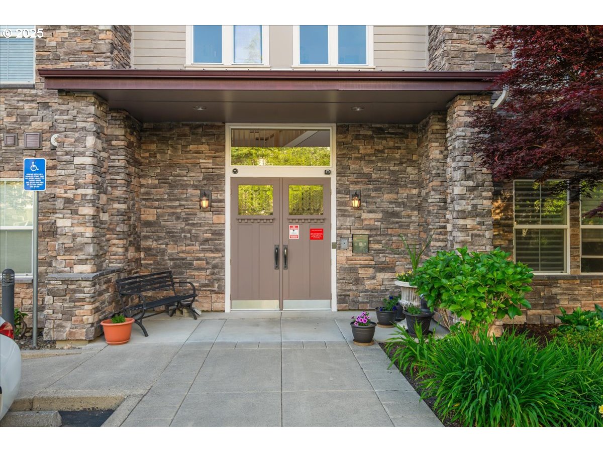 1258 Northwest Shattuck Way, Unit 309 Gresham, OR 97030 - Photo 4 of 33 a view of outdoor space