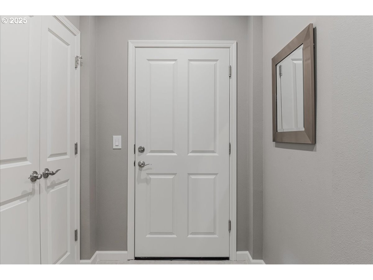 1258 Northwest Shattuck Way, Unit 309 Gresham, OR 97030 - Photo 6 of 33 a view of a elevator