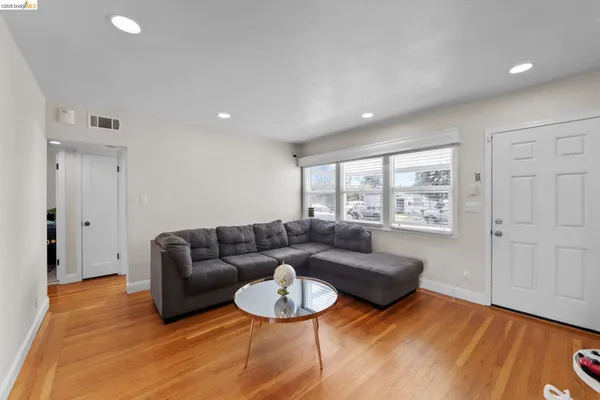 $439,000 | 104 Foster Street, Vallejo, CA 94591