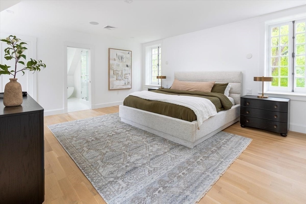 178 Ivy Street Brookline, MA 02446 - Photo 11 of 22