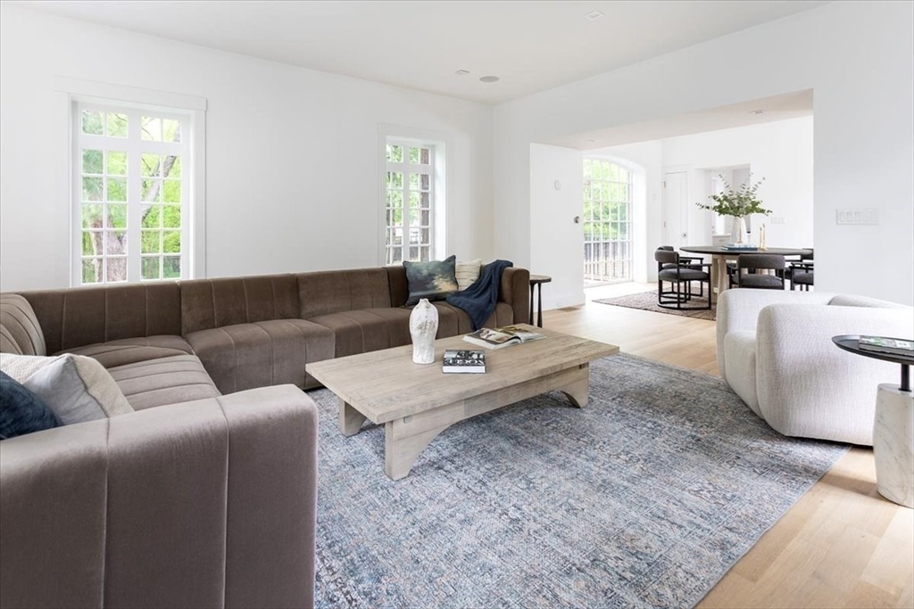 178 Ivy Street Brookline, MA 02446 - Photo 6 of 22