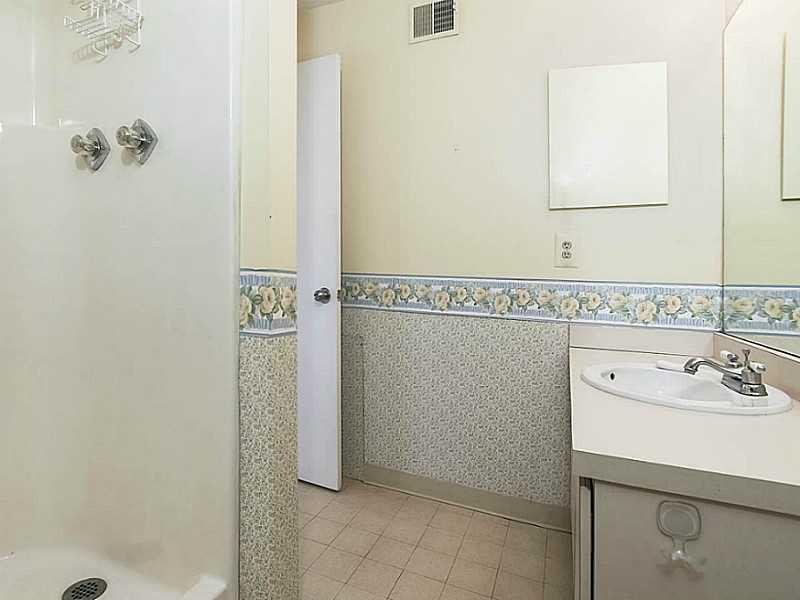 1405 Kenzie Road Pittsburgh, PA 15205 - Photo 14 of 23 Master Bath/Spa.
