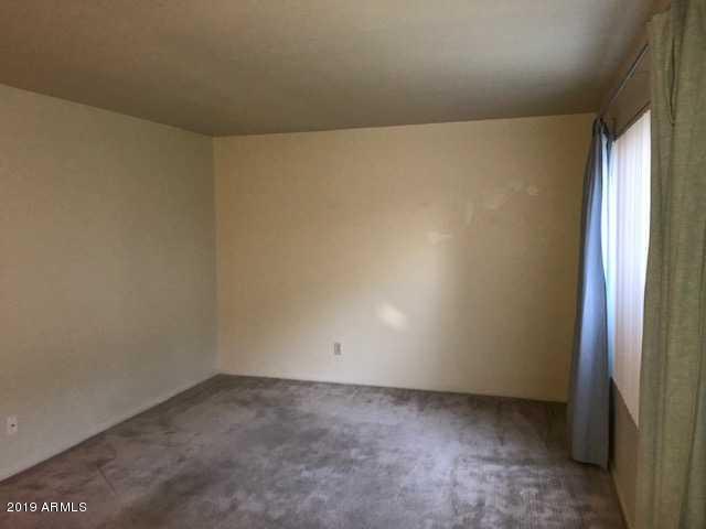 1402 East Guadalupe Road, Unit 138 Tempe, AZ 85283 - Photo 2 of 14 Living room