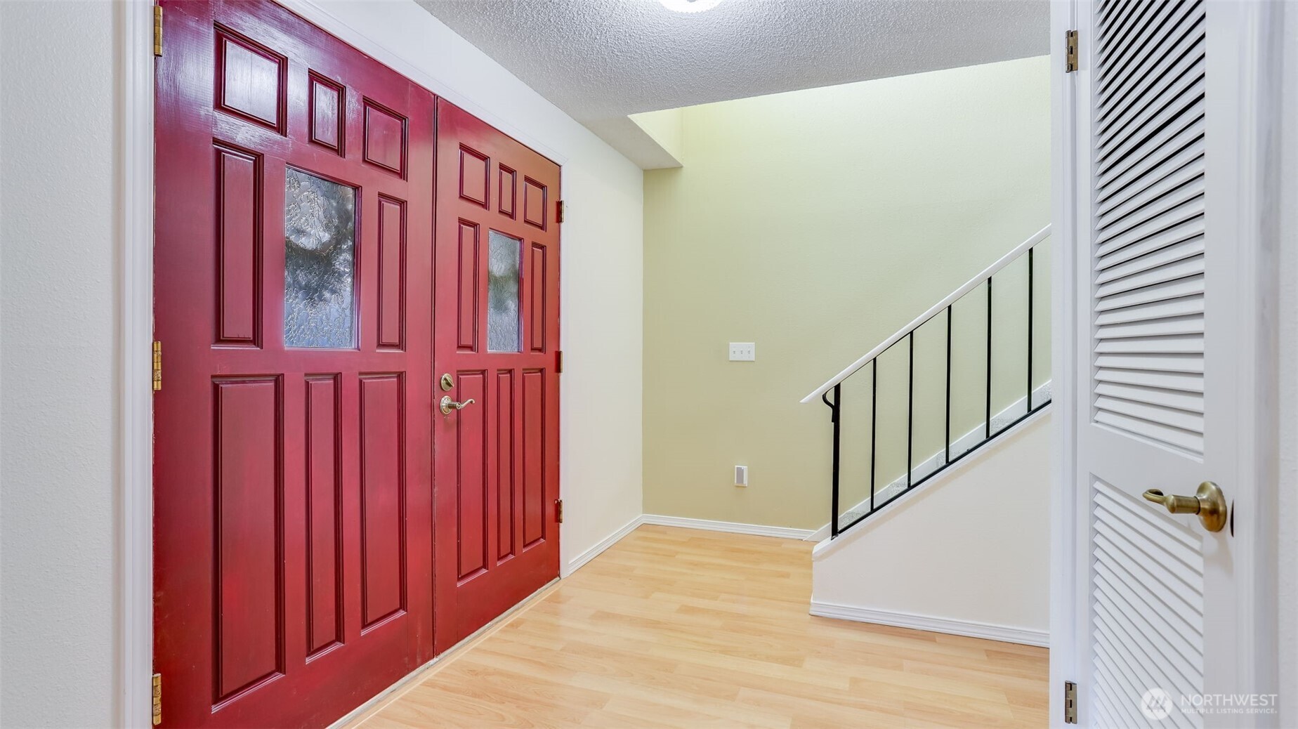 15532 Southeast 175th Court Renton, WA 98058 - Photo 4 of 31 Gallery Image 4