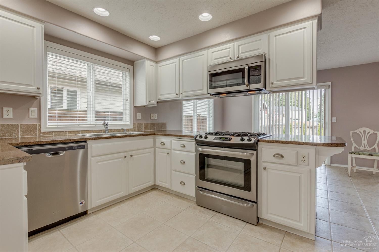 1099 Chardonnay Loop Northeast Keizer, OR 97303 - Photo 9 of 25 Additional Photo