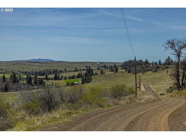 a view of an ocean and beach