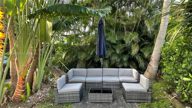 $3,700 | 1955 Washington Street, Hollywood, FL 33020