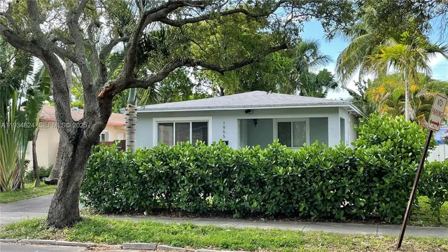 $3,700 | 1955 Washington Street, Hollywood, FL 33020