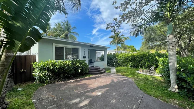 $3,700 | 1955 Washington Street, Hollywood, FL 33020