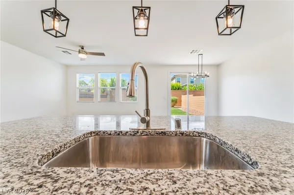 $2,700 | 5371 Boschetto Street, Las Vegas, NV 89113