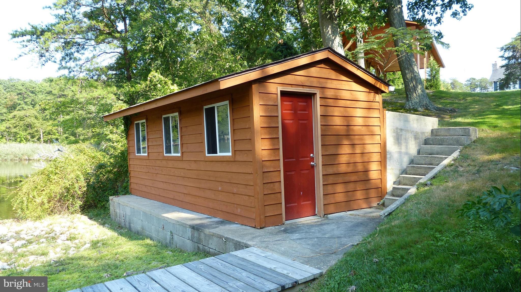 326 Steedman Point Road Pasadena, MD 21122 - Photo 23 of 30 Great water related storage!