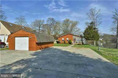 326 Steedman Point Road Pasadena, MD 21122 - Photo 25 of 30 Huge driveway/parking area