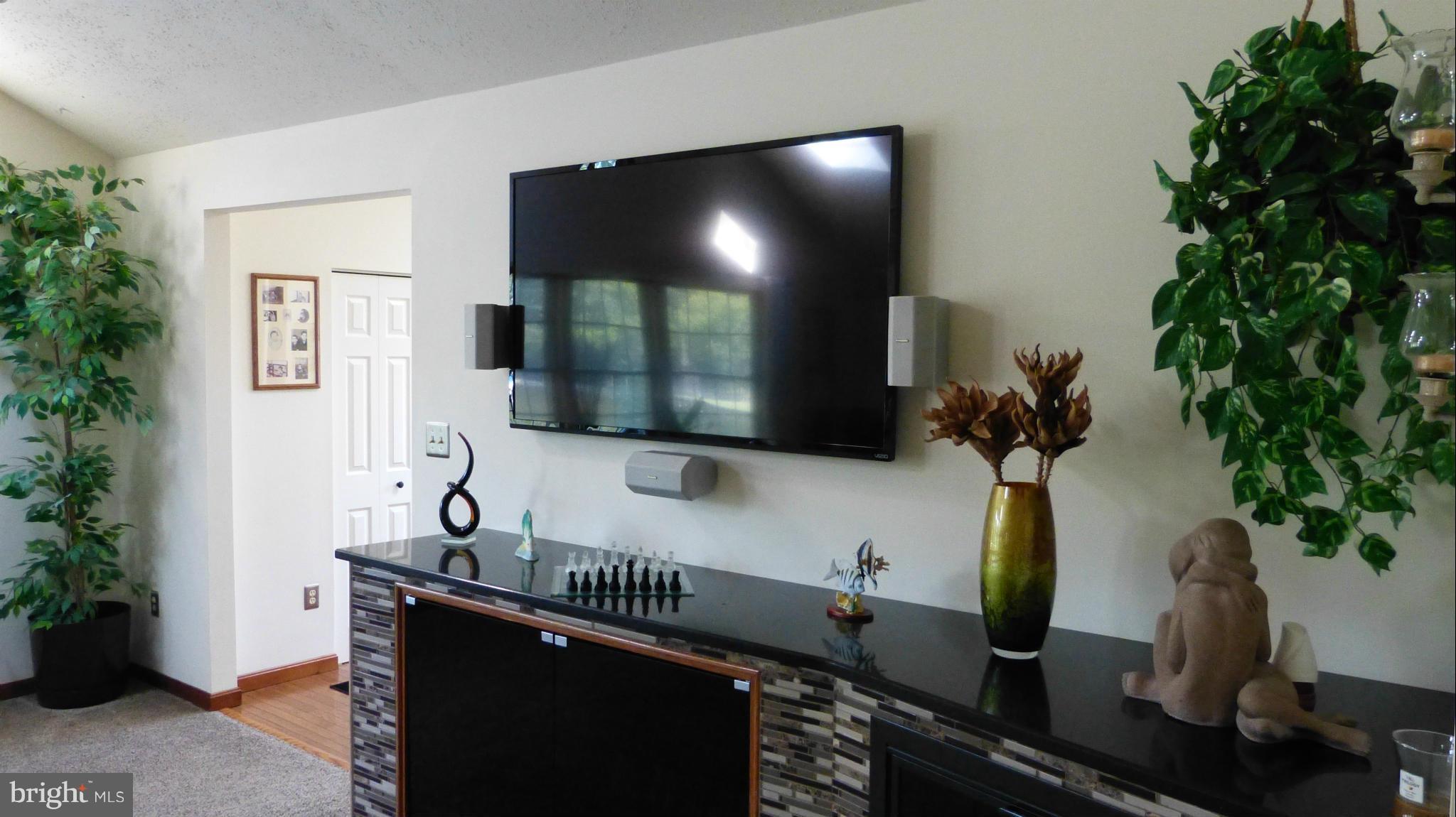 326 Steedman Point Road Pasadena, MD 21122 - Photo 7 of 30 granite top entertainment center/elect fireplace